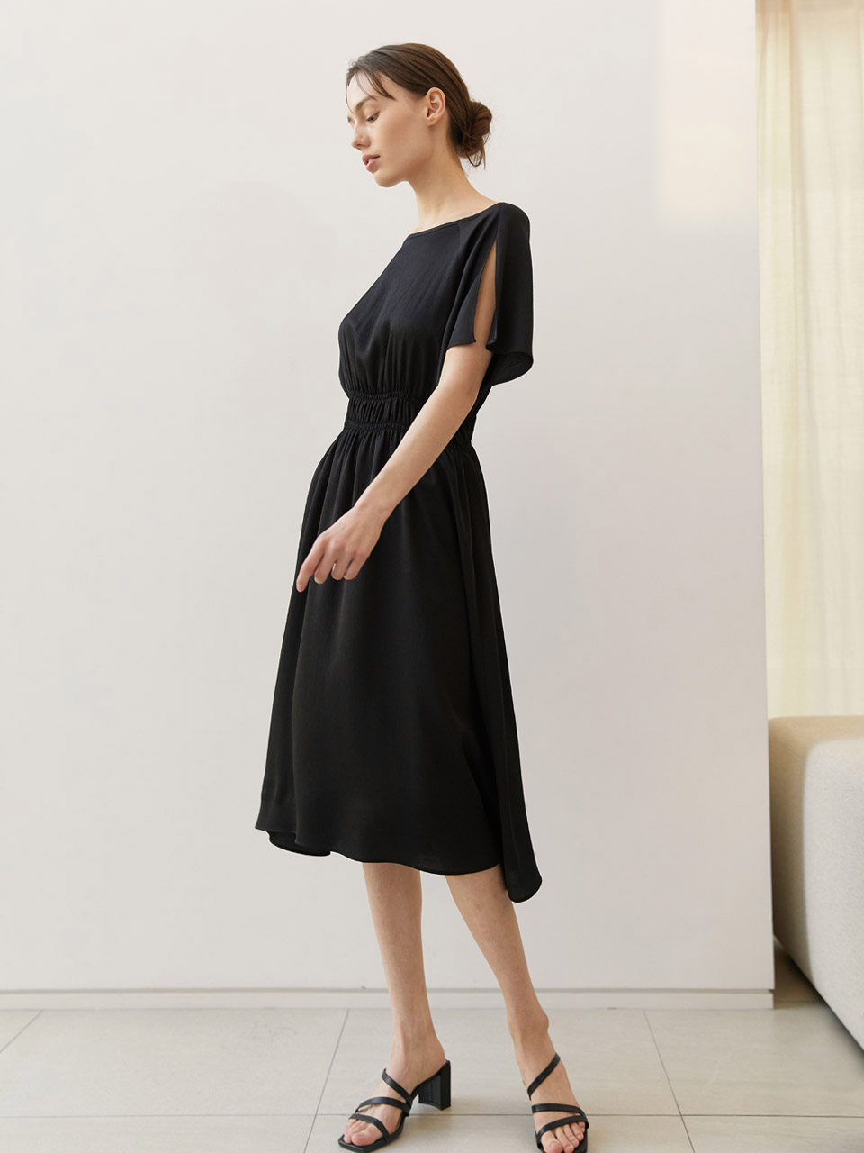 크리즈에어 숄더슬릿 드레스 - 블랙